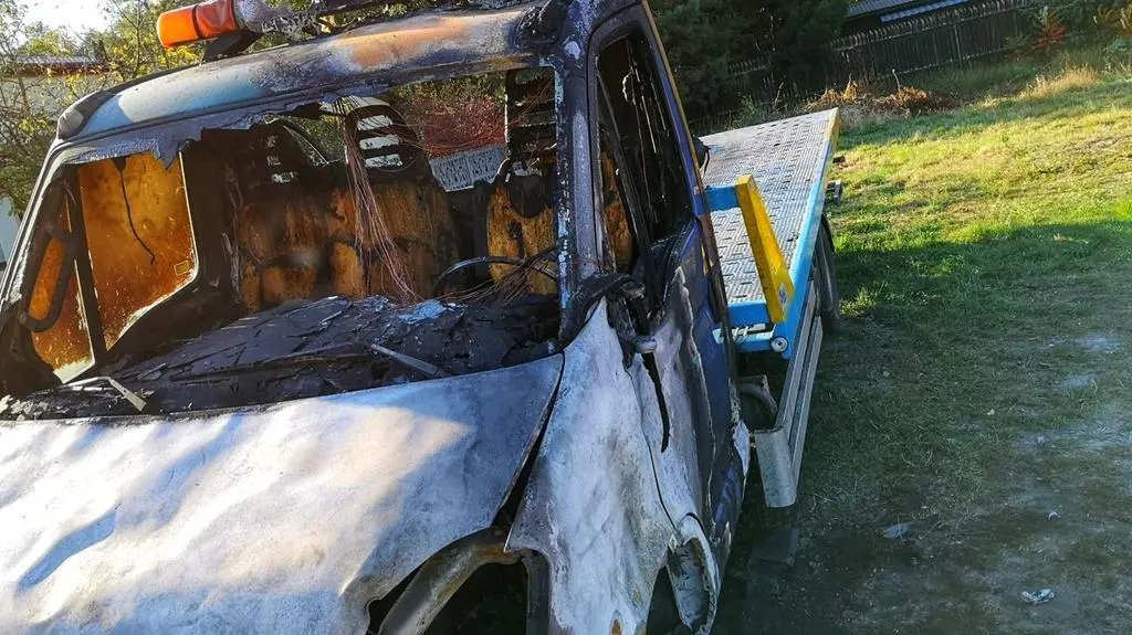 Auta spłonęły w środku nocy