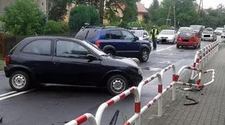 Auto staranowało barierki