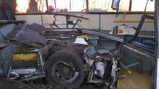 Autobus jest kompletnie zniszczony