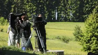 Autorką zdjęć do filmu Agnieszki Holland "Pokot" jest Jolanta Dylewska (w środku)