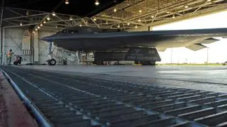 B-2 ruszają do misji na całym świecie z Missouri, korzystając z pomocy latających tankowców