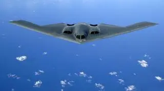 B-2 Spirit poleciał pierwszy raz 25 lat temu, ale nadal jest najnowocześniejszym bombowcem i nie ma sobie równych. Jednak ze względu na astronomiczną cenę zbudowano ich tylko 21
