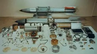 B-61 rozłożona na części pierwsze