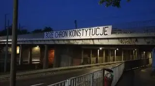 Baner wiszący nad ulicą Hetmańską już zdjęto