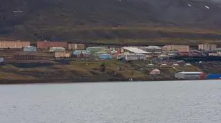 Barentsburg, poradziecki przyczółek na Spitsbergenie. Widać wpływy tradycyjnej architektury ZSRR
