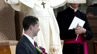 Benedykt XVI na spotkaniu z młodzieżą (EPA)