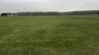 Boisko okradzione z bramek i płotu