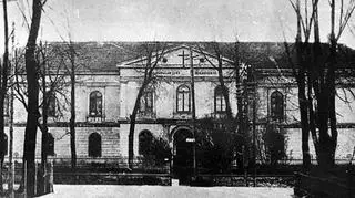 Budynek Szpitala Wszystkich Świętych w Wieluniu, przed zbombardowaniem go przez lotnictwo hitlerowskie w dniu 1 września 1939
