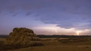 Burza w okolicach Wronek, obserwowana z Moraska