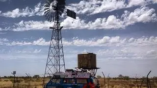 Bus i charakterystyczny element krajobrazu Australii