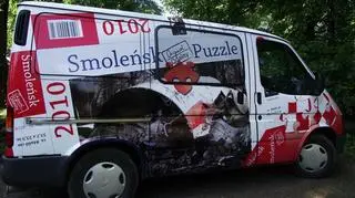 Bus, którym artysta jeździ po kraju 