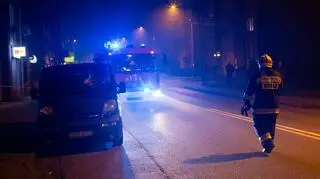 Cegły lecące z kamienicy uszkodziły jeden z samochodów w mieście Czerwionka-Leszczyny