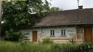 Chaty stały w miejscowości Mogiła w okolicach krakowskiej Nowej Huty 