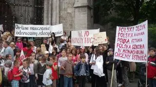 Chcemy istnieć - domagają się uczniowie oraz rodzice szkoły w Monachium