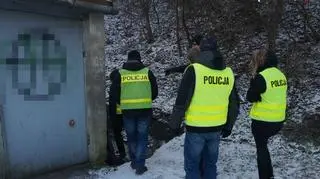 Ciało 17-latki było za garażem