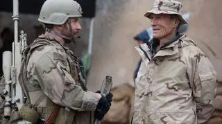 Clint Eastwood i Bradley Cooper na planie "Snajpera"