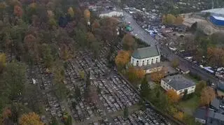 Cmentarz Bródnowski z lotu ptaka we wtorek rano