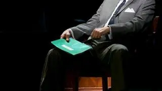 "Cranston zapewnia wielowymiarowość Johnsona" - piszą recenzenci sztuki