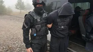 Ćwiczenia służb ratowniczych w szkole