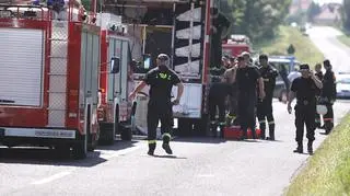 Cysterna wpadła do rowu na łuku drogi fot. wojtex12