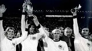 Czechosłowaccy piłkarze w koszulkach... rywali z RFN (1976)