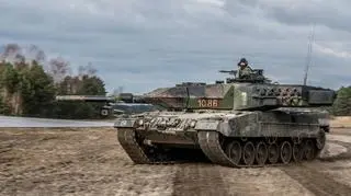 Czołg Leopard 2A5 z 34. Brygady na poligonie