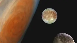 Cztery księżyce Jowisza, każdy wielkości planety (NASA)