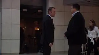 Czy w filmie Sekielskiego Donald Tusk pociąga za sznurki czy jest marionetką? (TVN24)