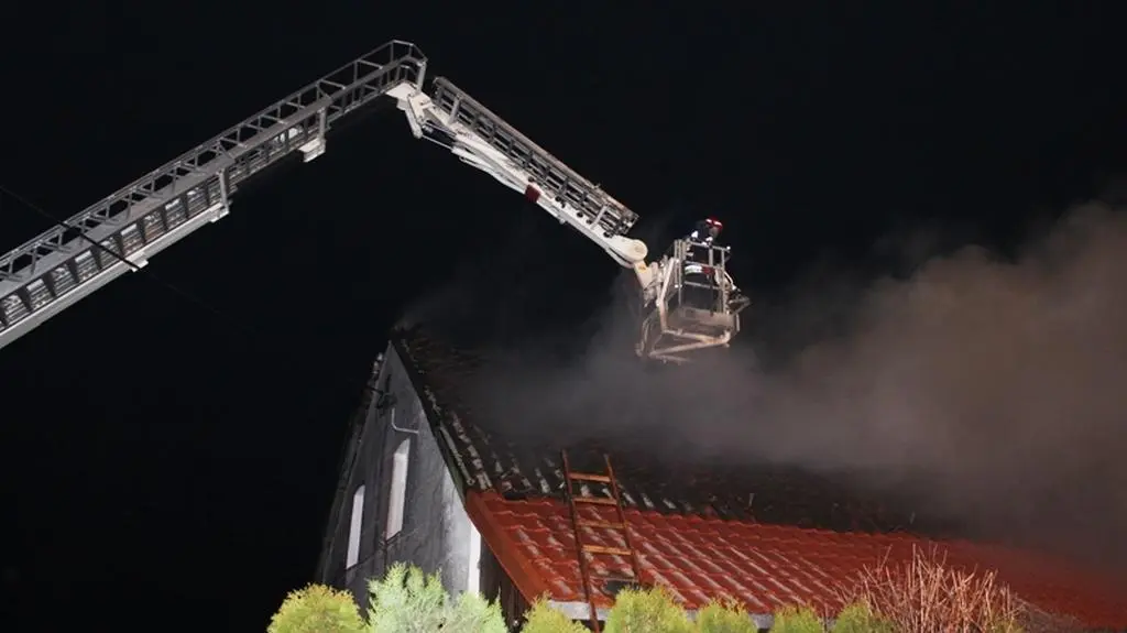Dach spłonął doszczętnie 