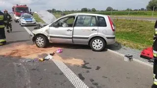 Dachowanie na drodze S7 w Kmiecinie 