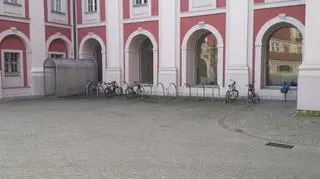 Decyzja ma skłonić urzędników do wybrania rowerów