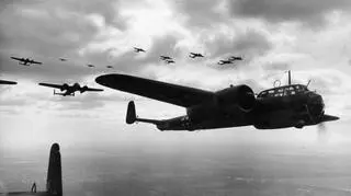 Dornier Do 17 nazywany był "latającym ołówkiem" ze względu na charakterystyczny wąski kadłub