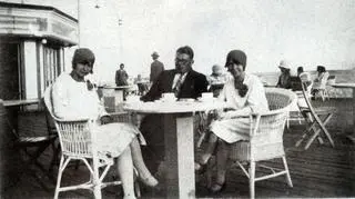 Drewniany pomost w Gdyni dla Żeglugi Pasażerskiej (dzisiejsze Molo Południowe), 1929 r.