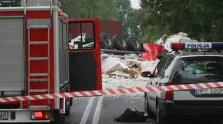 Droga w Suchcicach została zablokowana  (PAP/Grzegorz Michałowski)