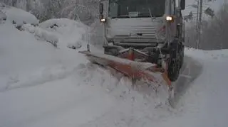Drogowcy walczą o przejezdne trasy 