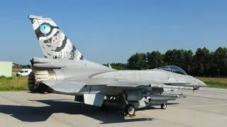 Drugi polski F-16 z trochę mniej "pstrokatym" malowaniem