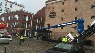 Dwóch pracowników firmy trafiło do szpitala 