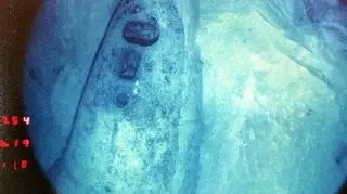 Dziób USS Scorpion na dnie Atlantyku. Są w nim dwie torpedy z głowicami termojądrowymi. Zdjęcie wykonane w latach 80.