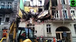 Eksplozja przed godz. 5 w czwartek zniszczyła trzy kondygnacje budynku u zbiegu ulic Chopina i Sokolskiej w ścisłym centrum Katowi