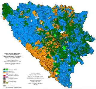 Etniczna mapa Bośni w 1991 roku. Na zielono - gminy, w których większość stanowili Muzułmanie, na niebiesko - Serbowie, na pomarańczowo - Chorwaci