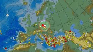 Europejskie Centrum Sejsmologiczne wskazuje 4,9 stopni w skali Richtera (www.emsc-csem.org)
