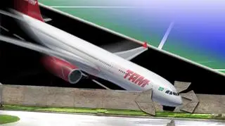 FAZA II: Samolot nie wyhamował na końcu pasa. Rozbił ogrodzenie i wjechał na szosę.