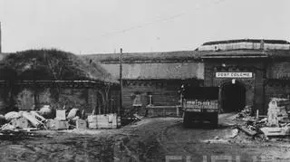 Fort VII (Fort Colomb), w czasie II wojny światowej niemiecki obóz koncentracyjny i miejsce kaźni wielu tysięcy Wielkopolan w 1945 roku