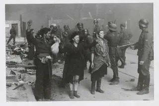 Fotografia z Raportu Jürgena Stroopa do Heinricha Himmlera z maja 1943