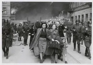 Fotografia z Raportu Jürgena Stroopa do Heinricha Himmlera z maja 1943