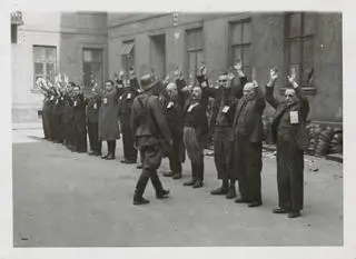 Fotografia z Raportu Jürgena Stroopa do Heinricha Himmlera z maja 1943