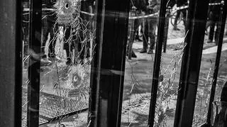 Fotoreportaż - I miejsce w kategorii WYDARZENIA, materiał Tadeusza Koniarza (Agencja Fotograficzna Reporter) powstały po listopadowych zamachach  terrorystycznych w Paryżu