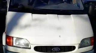 Funkcjonariusze zabezpieczyli samochód którym poruszali się podejrzani