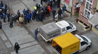 Gdańszczanie w kolejce po flagi miasta
