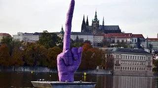  Gesture, Praga